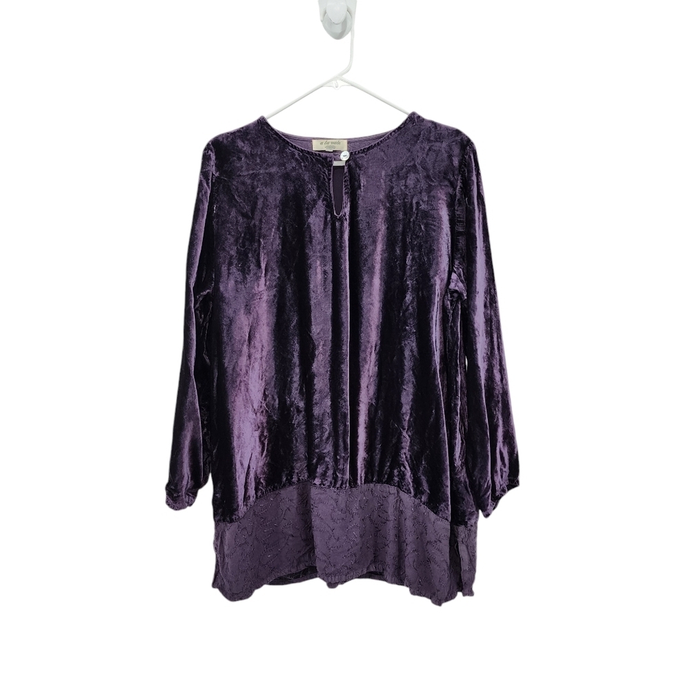 A La Mode Vintage Women's Velvet Textured Hem Tunic Top Purple- S/M